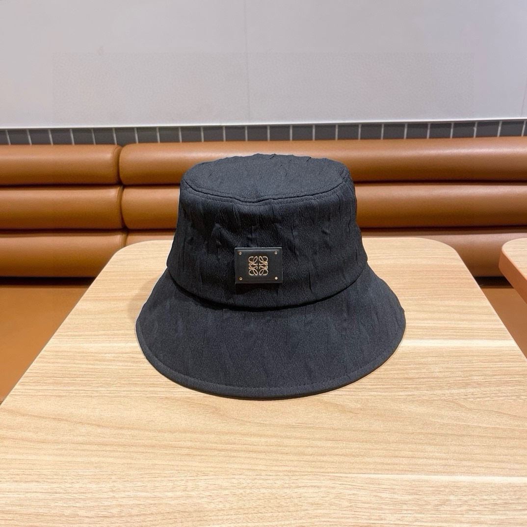 Loewe Caps